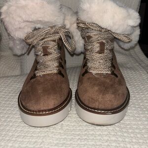 White Mountain Faux Fur Combat Boots – Size 10